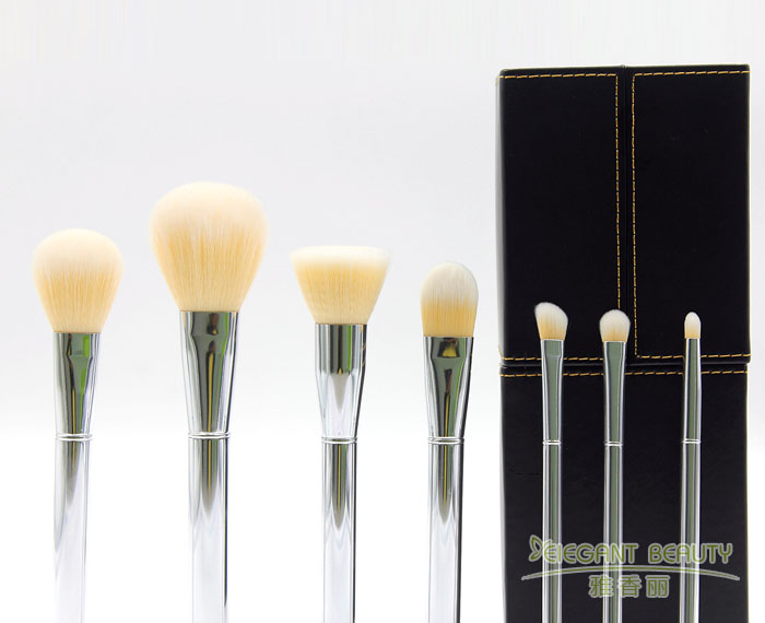 成套化妆刷怎么用？从底妆到眼妆的详细教程