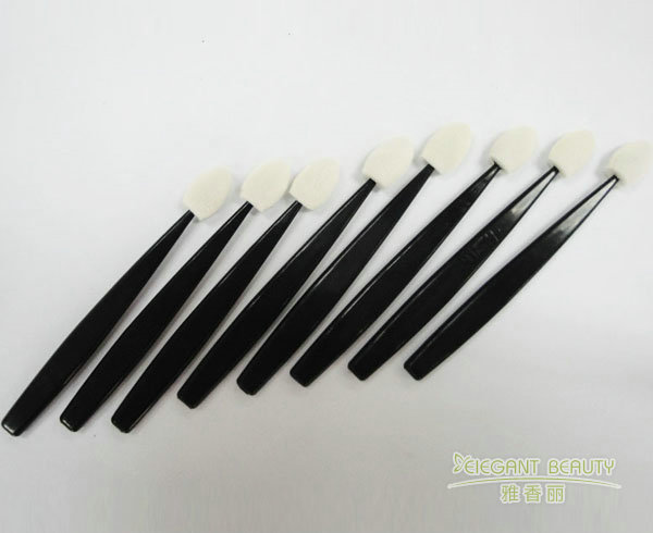 揭秘化妆刷套装：不同脸型适合的刷型搭配指南