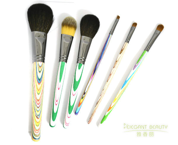 如何选择一家专业化化妆刷厂家